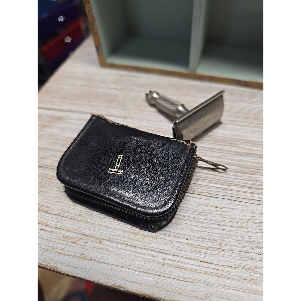 Vintage Gillette Safety Razor | Mini Travel Set | Black Faux Leather Zip Case
